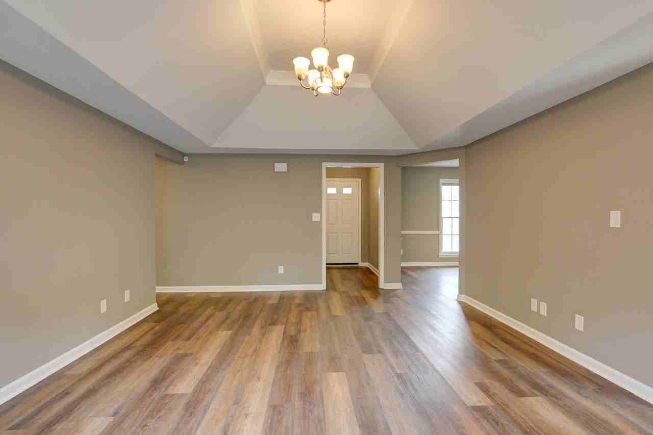 244 Marshall Dr - Photo 4 of 30