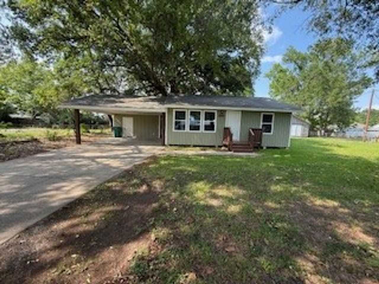 30121 Julia St - Photo 2 of 35