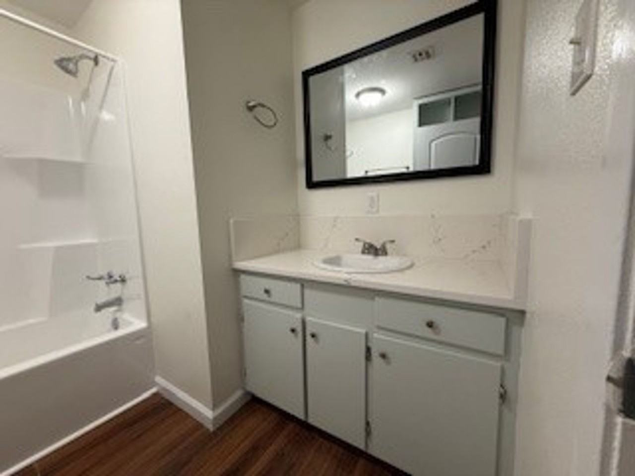 30121 Julia St - Photo 7 of 35