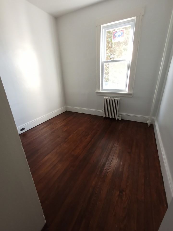 26 Caroline Ave #1stFL - Photo 3 of 7