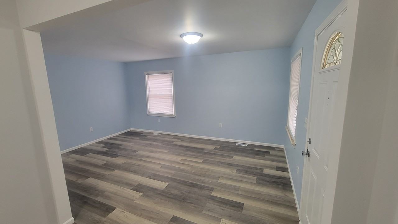 1512 E Evelyn Ave #NA - Photo 3 of 3