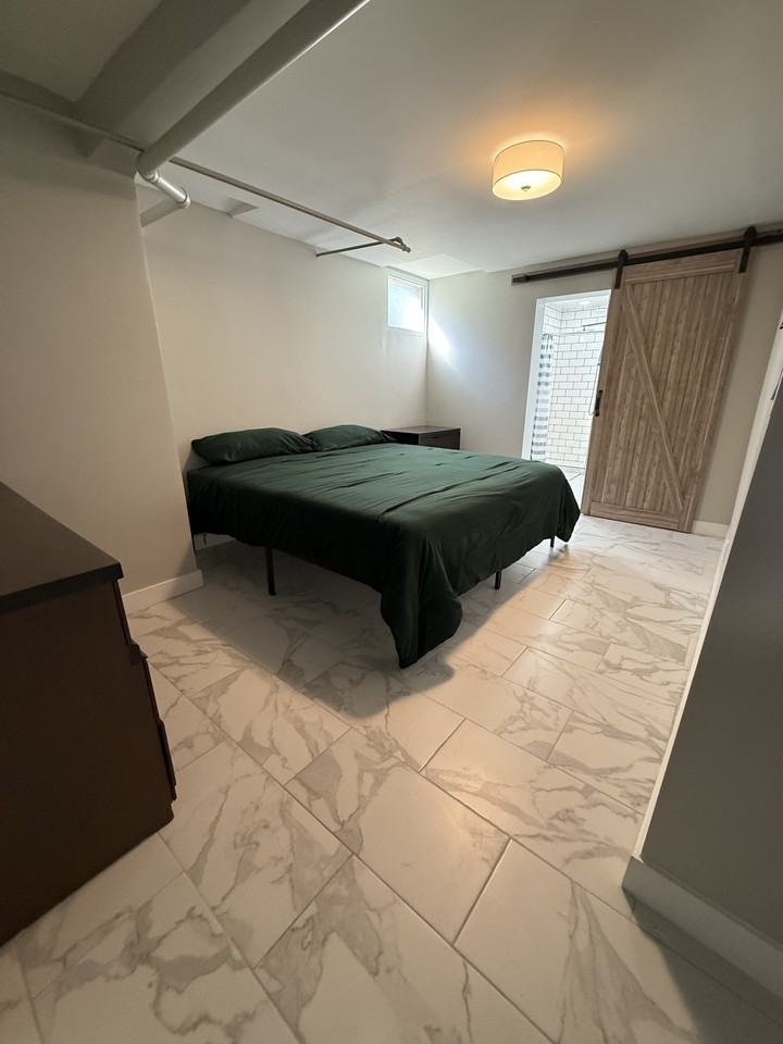 805 E Taylor St - Photo 2 of 17