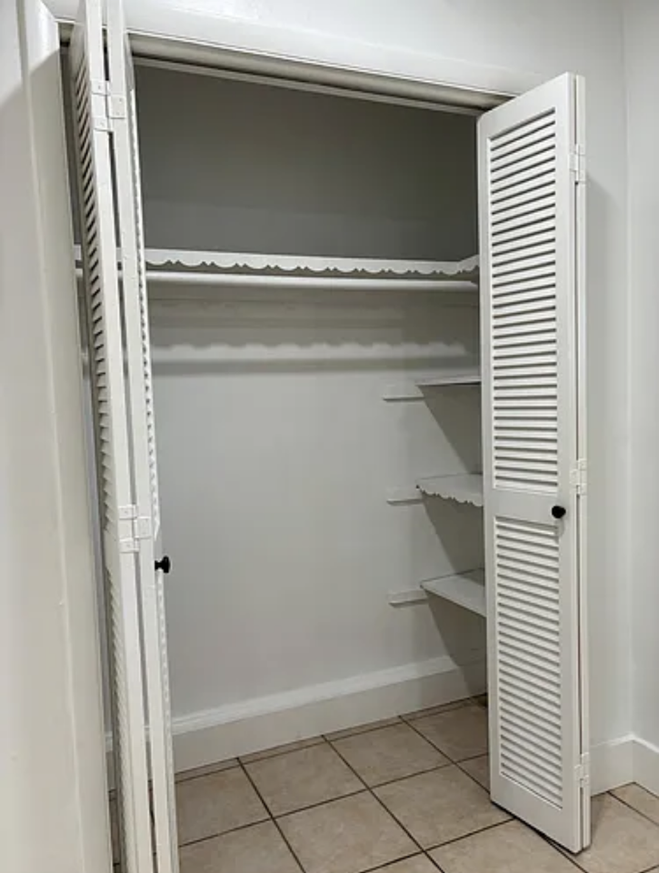 1117 Ne 10th St #4 - Photo 6 of 7