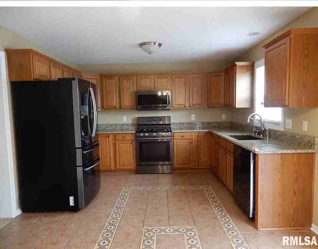 1807 W Prairie Ct #NA - Photo 5 of 12