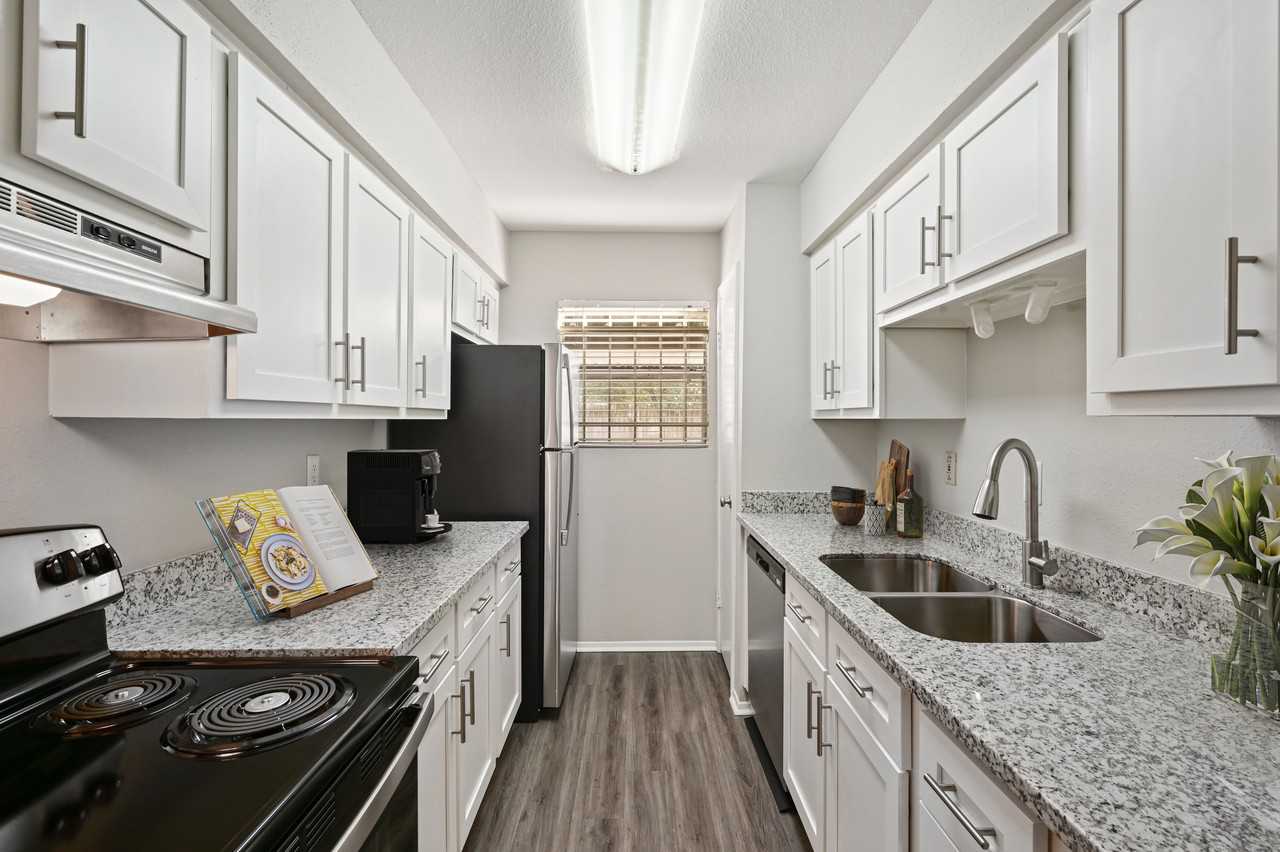 11601 Katy Fwy #111 - Photo 3 of 4
