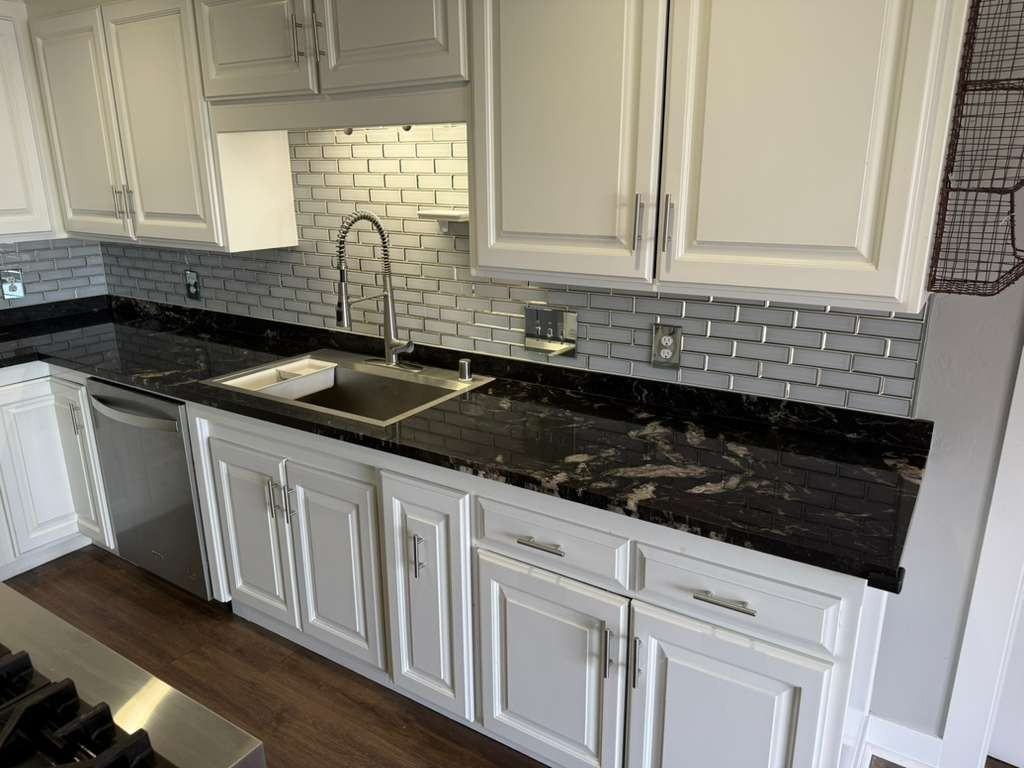 495 Queen Anne Dr #B - Photo 7 of 28