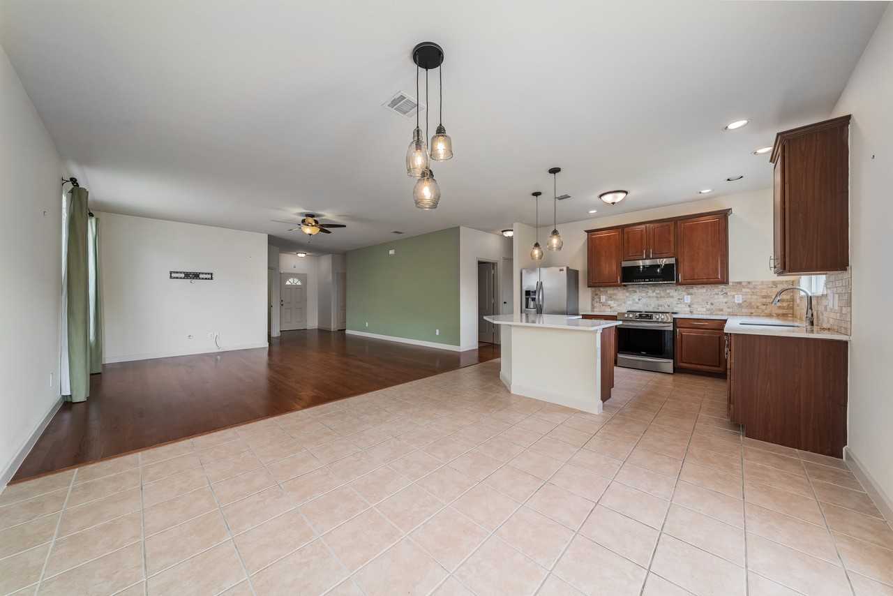 5708 Sapphire Pool Trl #NA - Photo 4 of 29