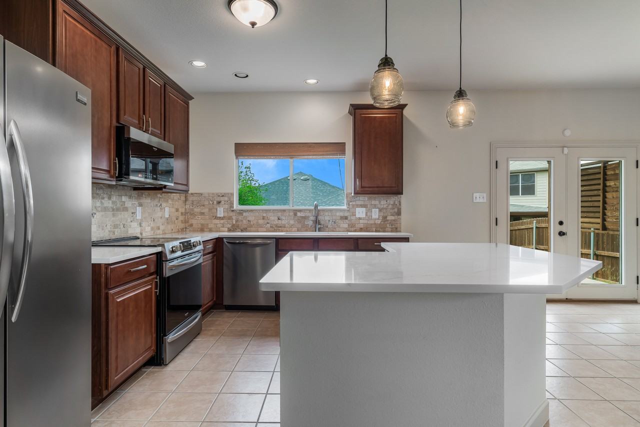 5708 Sapphire Pool Trl #NA - Photo 6 of 29