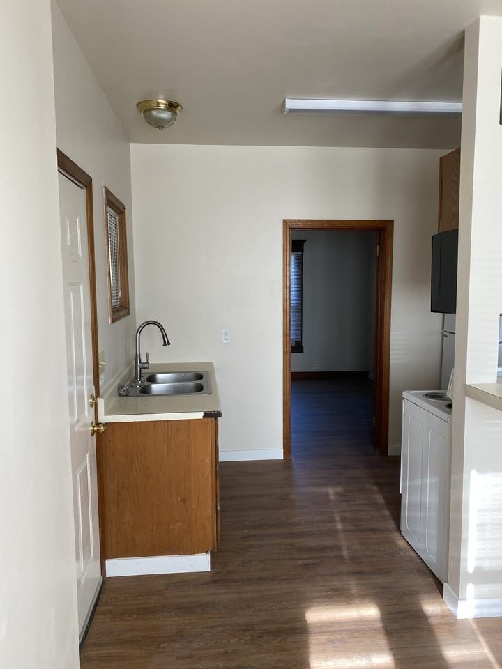1501 Sturgus Ave S #A - Photo 7 of 22