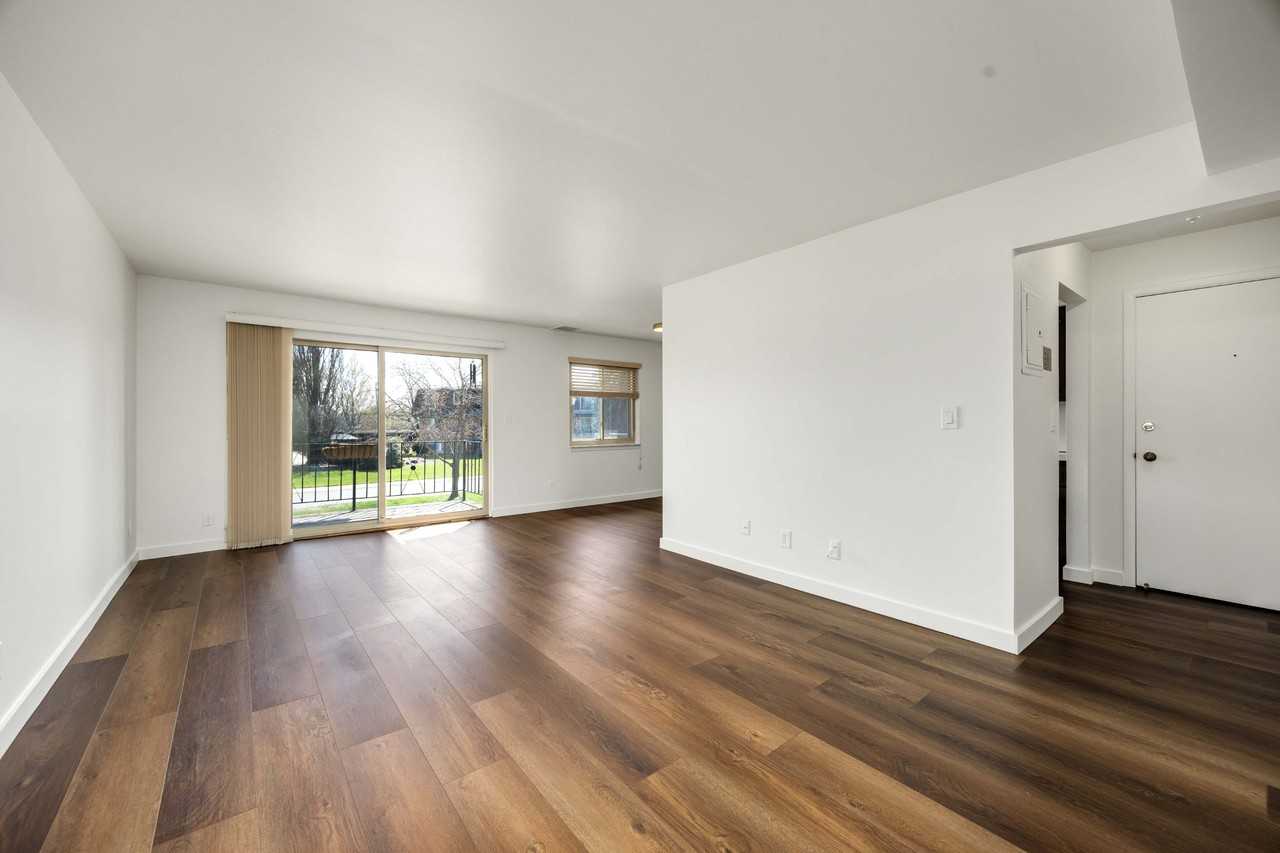 24000 Jefferson Ave - Photo 6 of 34