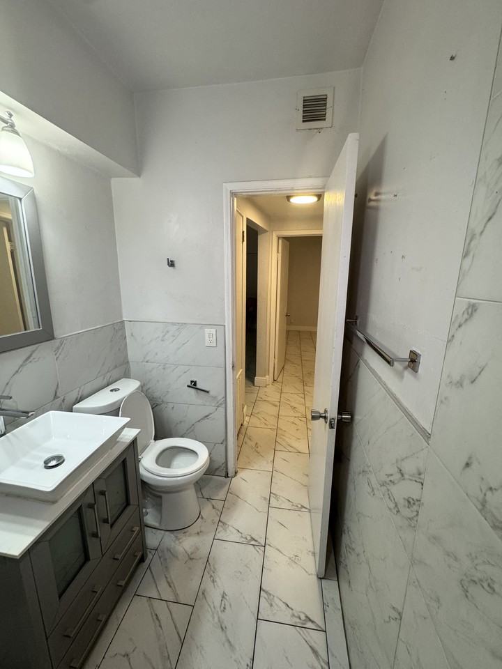 350 Nw 58th Ave #NA - Photo 3 of 17