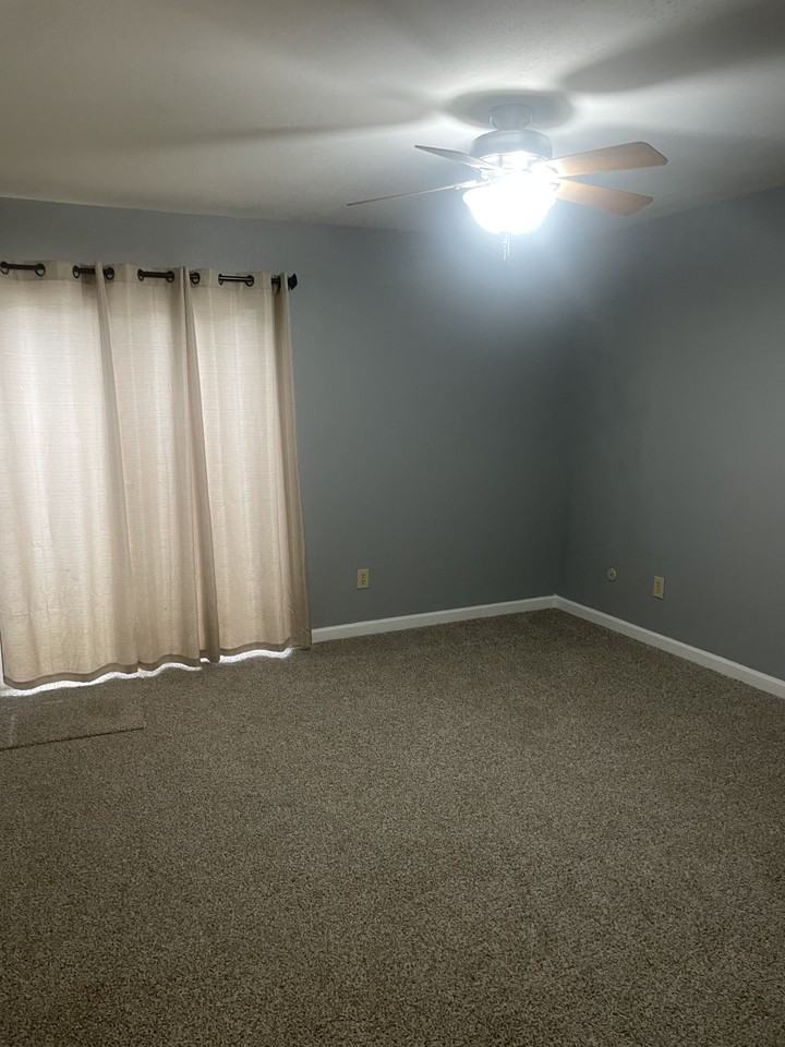 303 E Bullard Ave #1 - Photo 7 of 9