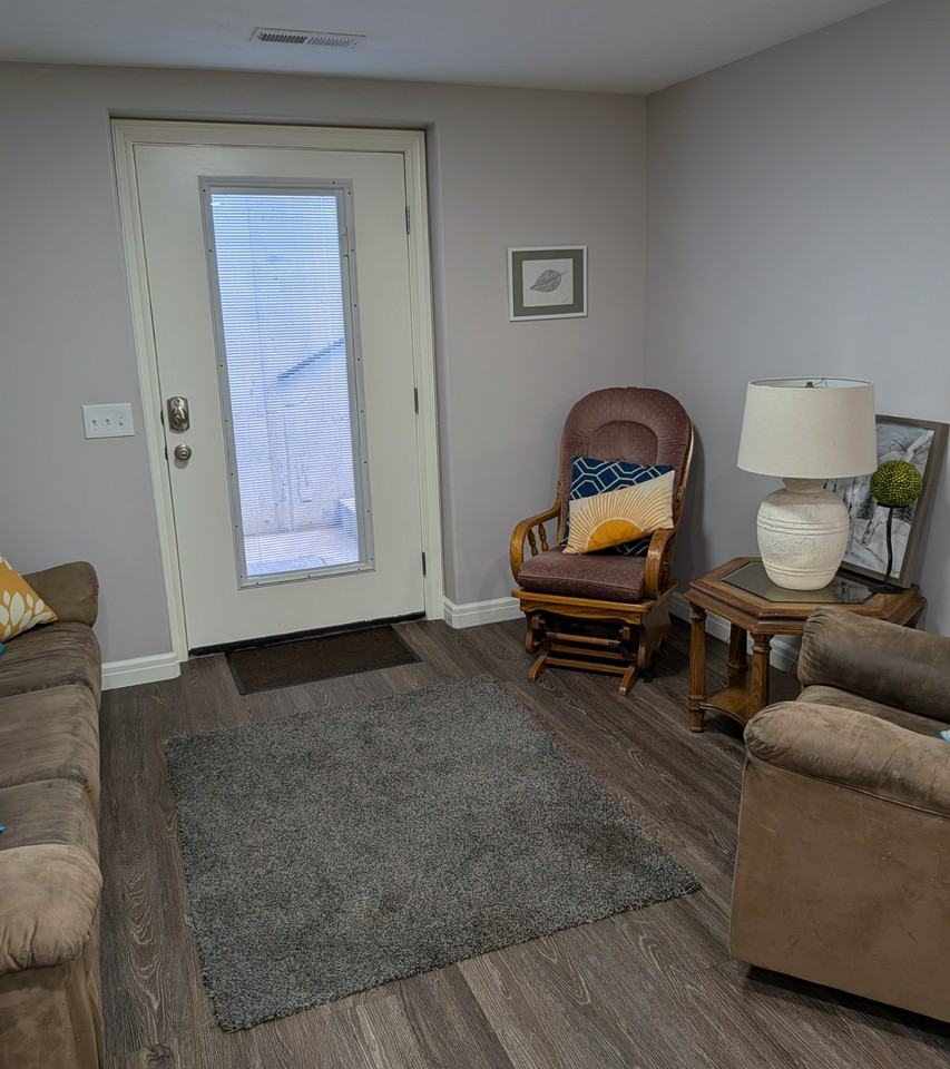 1279 S Hayfield Ln - Photo 3 of 22