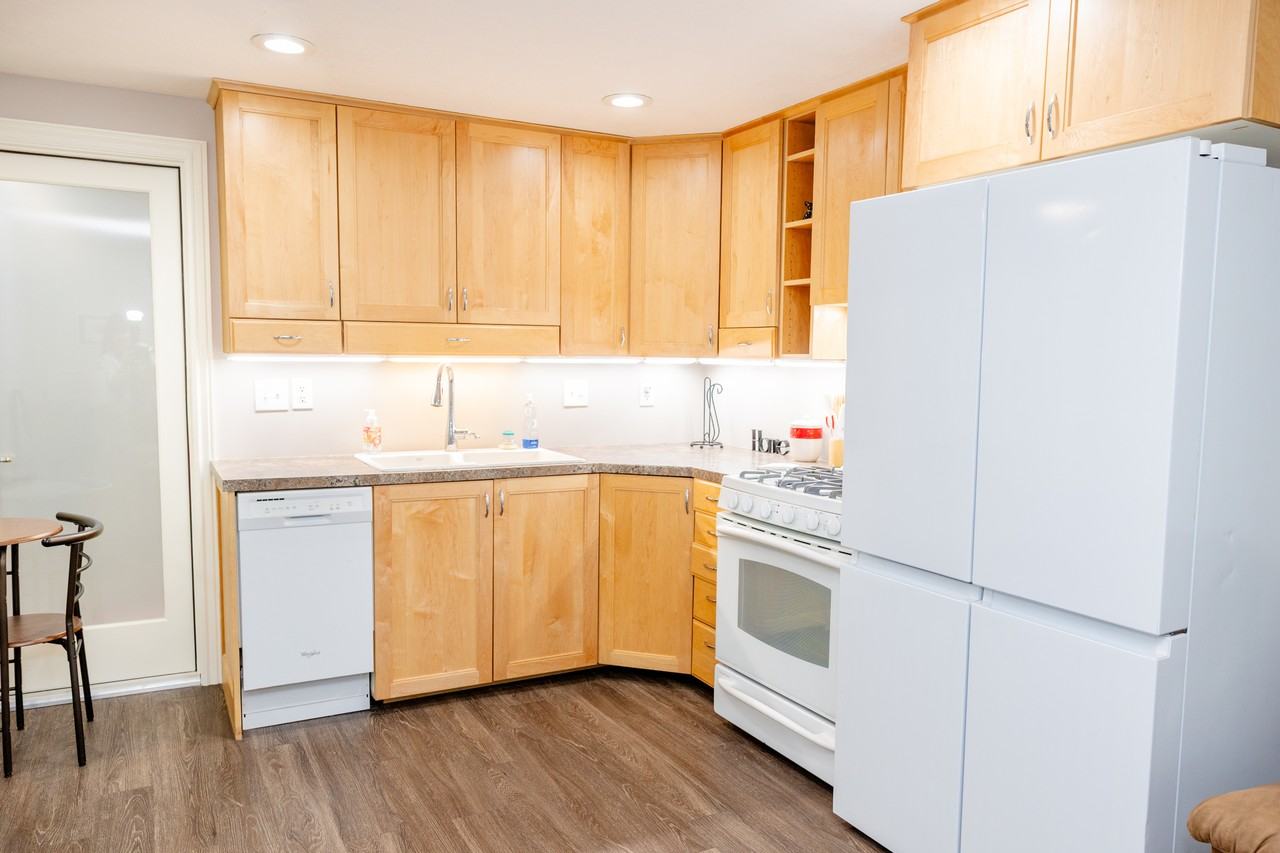 1279 S Hayfield Ln - Photo 4 of 22