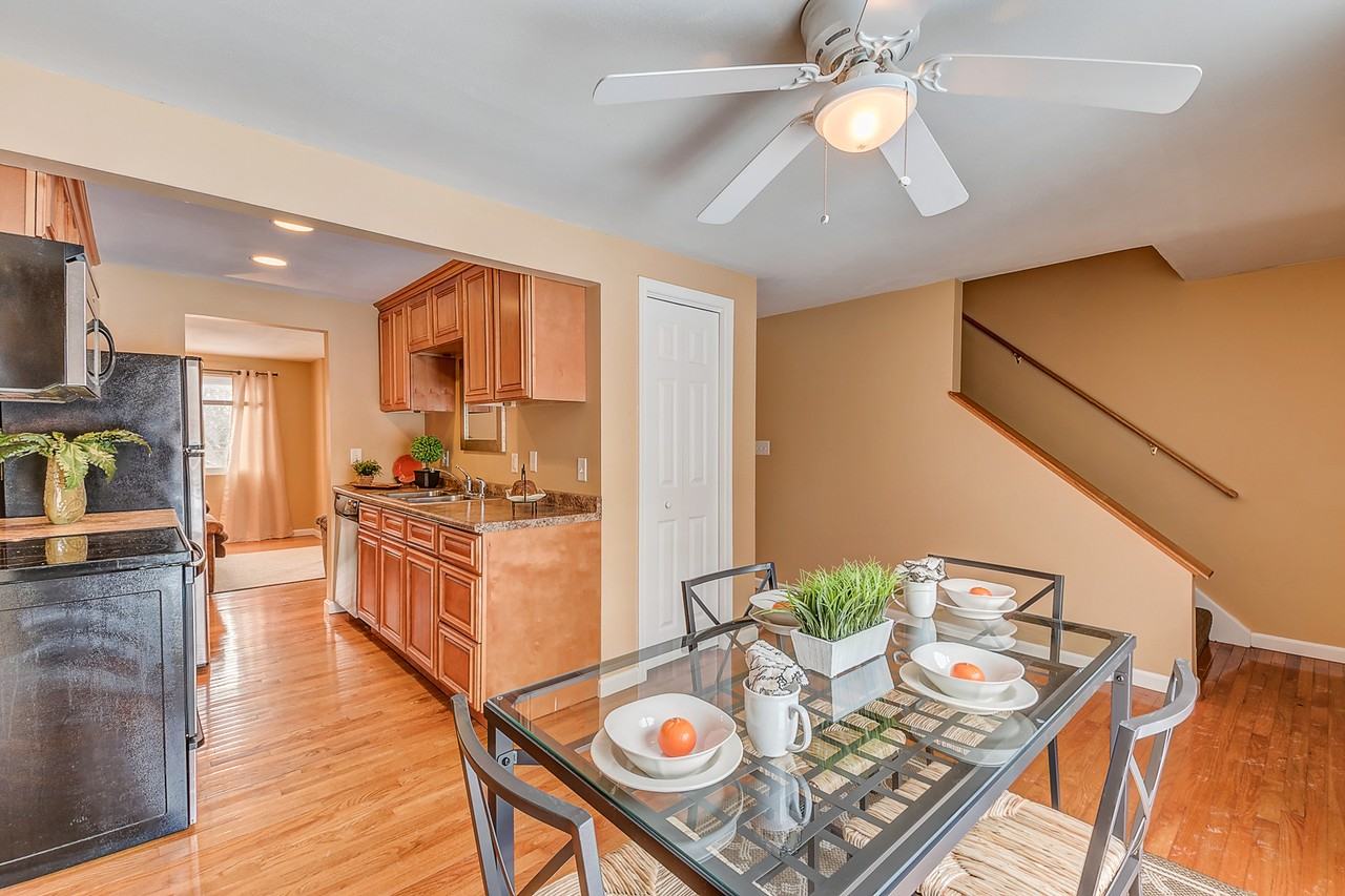 260 Robert Dr - Photo 4 of 13