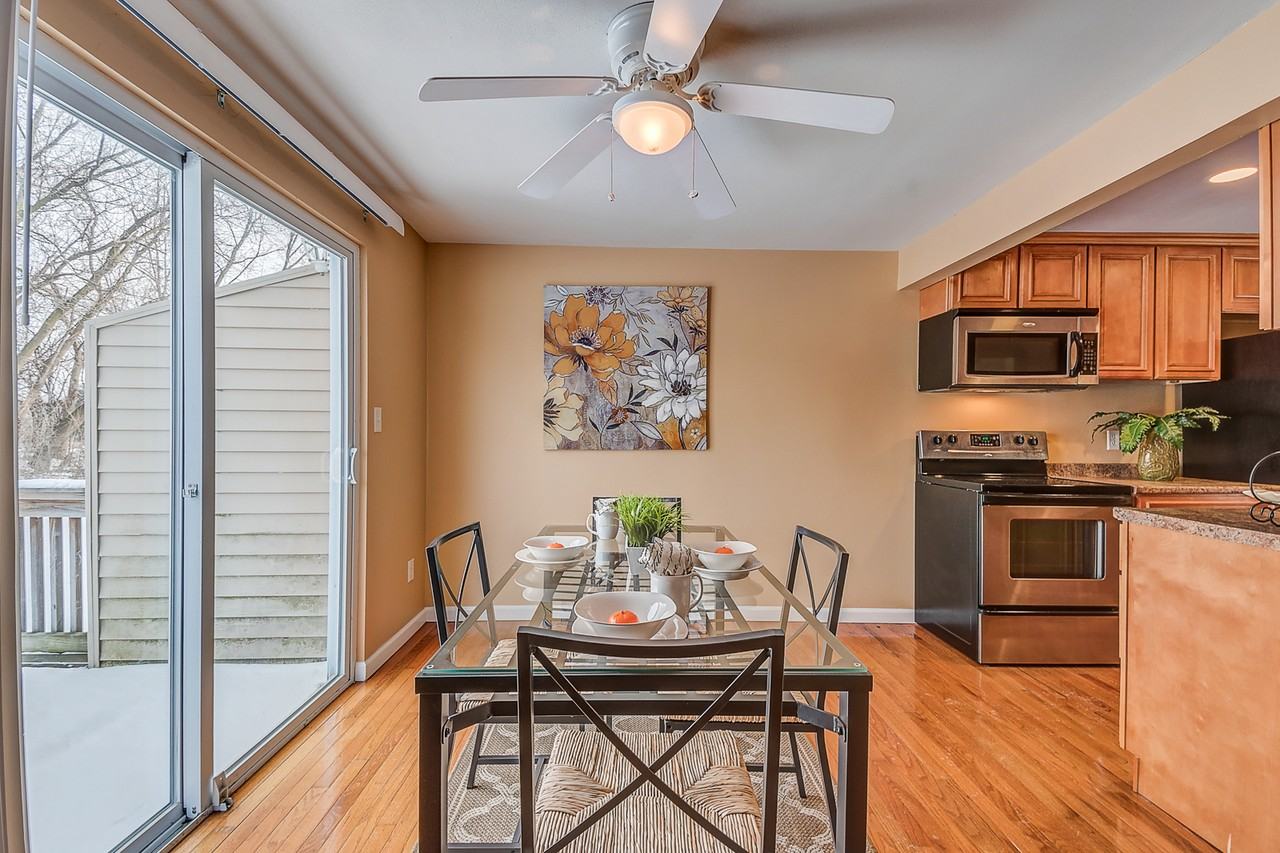 260 Robert Dr - Photo 5 of 13