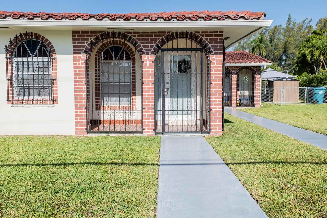 1022 Sw 84th Ave #NA - Photo 2 of 26