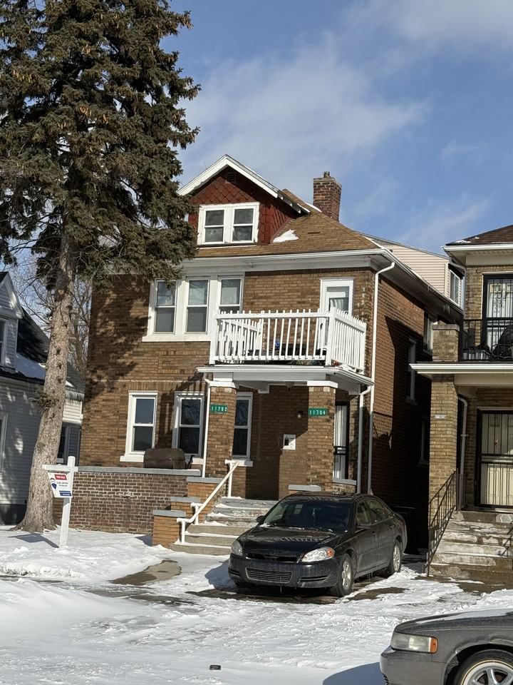 11704 Broadstreet Ave - Photo 2 of 17