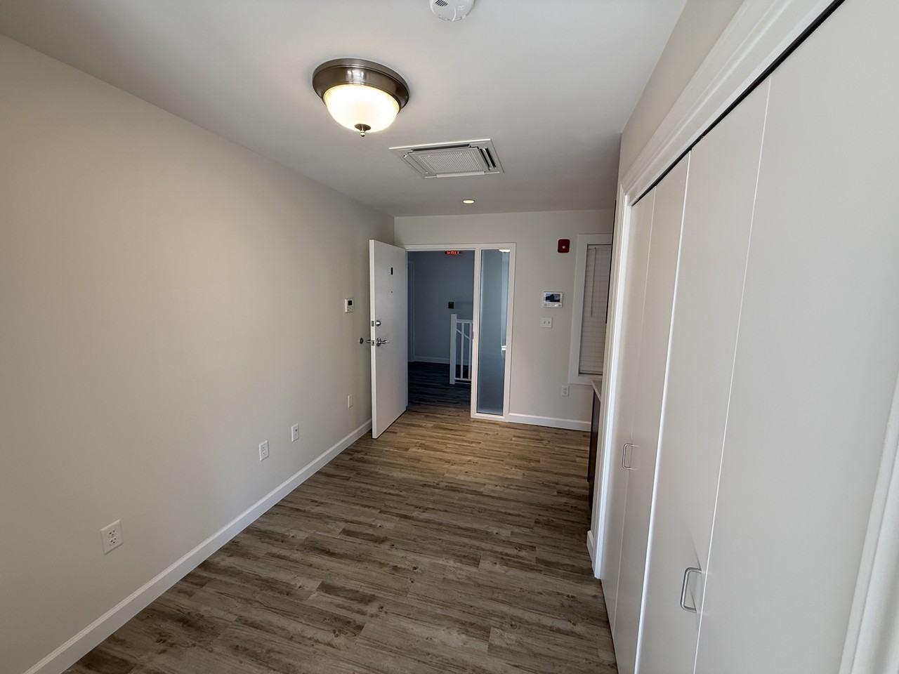 Broad St & Washington St ##B - Photo 2 of 6