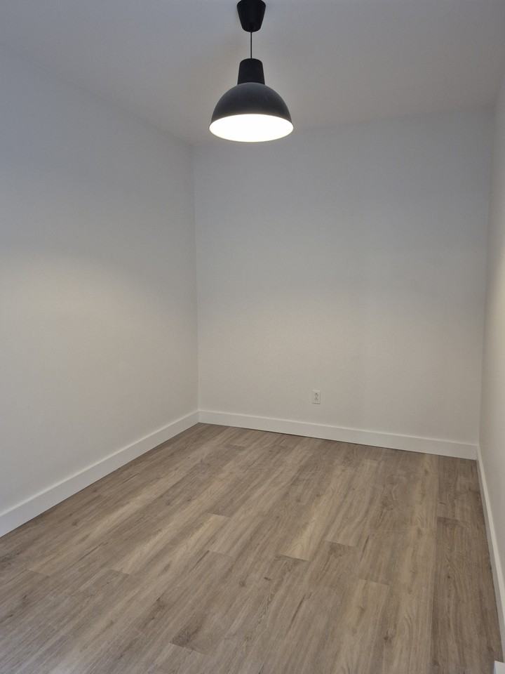 3984 Rue de Bullion #3984 - Photo 5 of 11