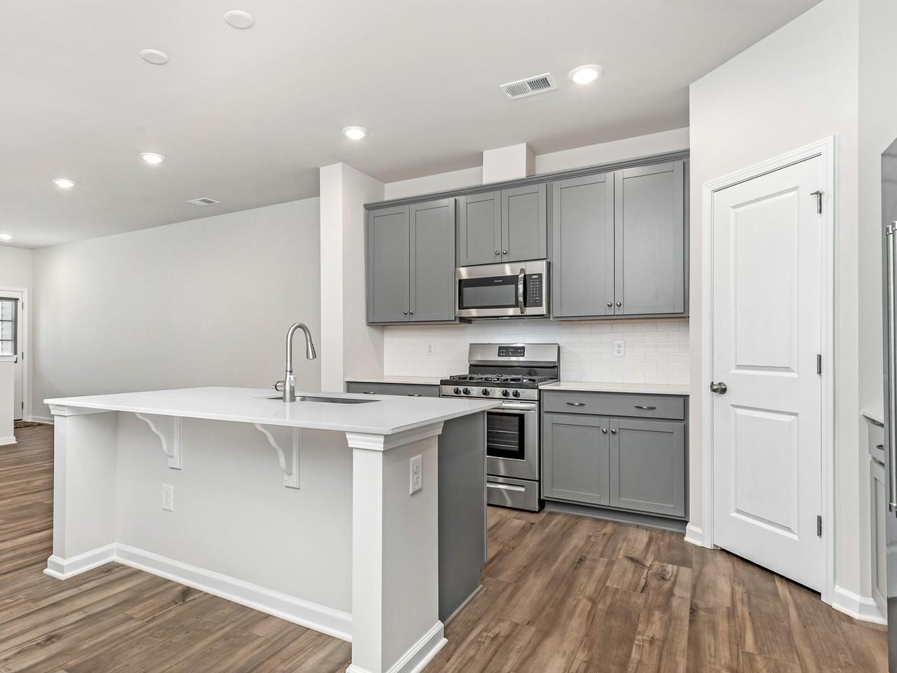 15741 Country House St #15741 - Photo 3 of 17