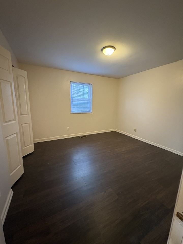 42 Vinway Court #1 - Photo 2 of 9