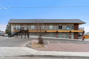 featured image of 3410 N Carefree Cir