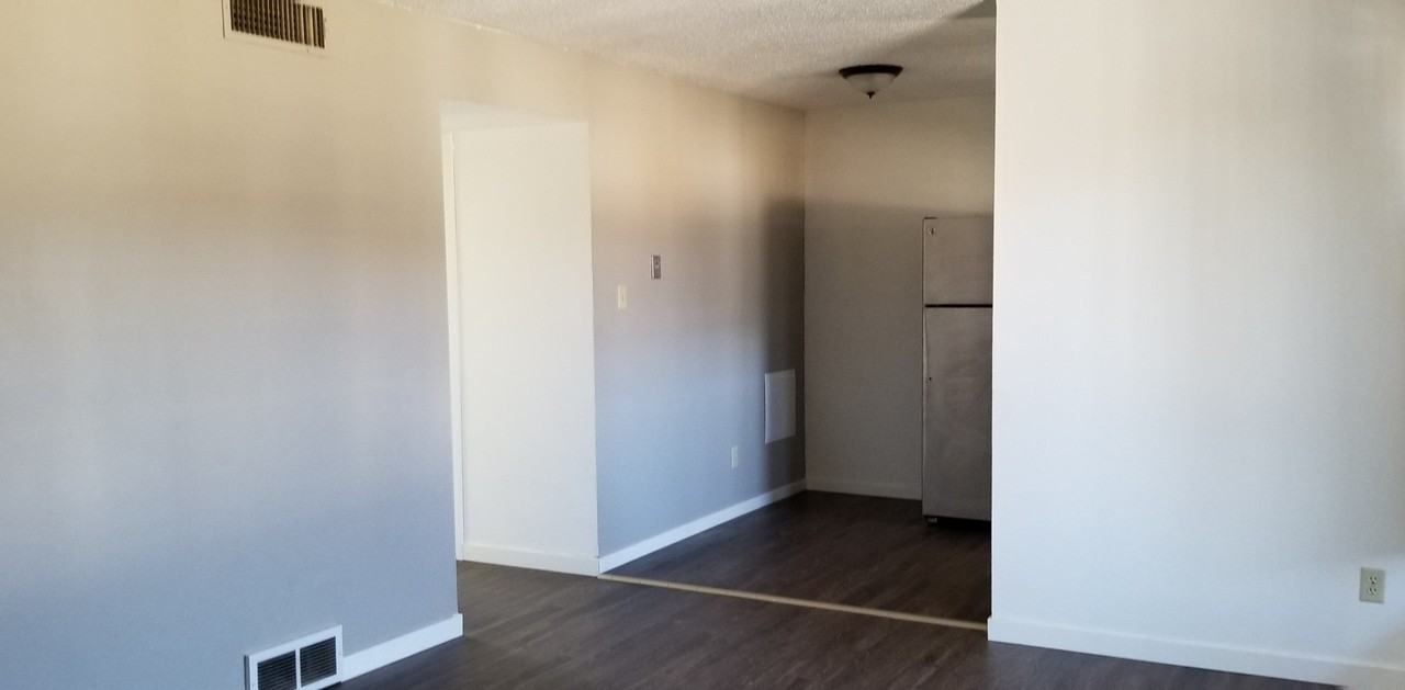 Knollridge Garden Apartments - Photo 4 of 9