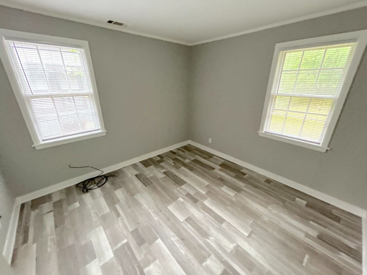 3585 Mayfair Ave - Photo 3 of 11