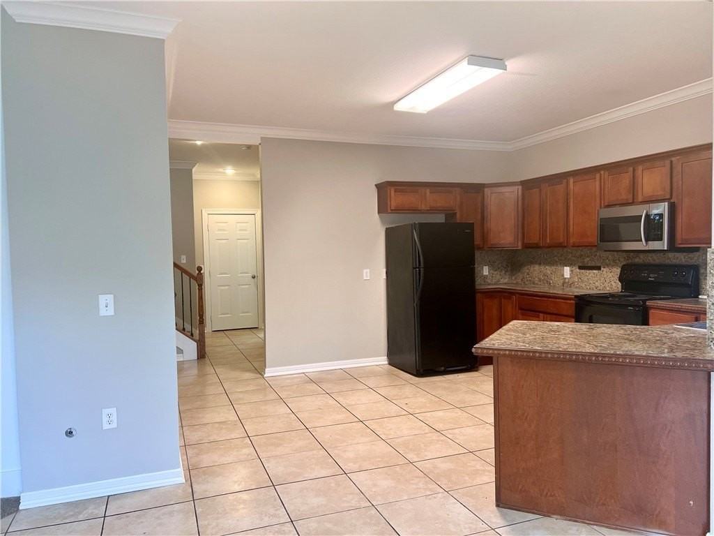 564 S Pierremont Dr - Photo 4 of 16