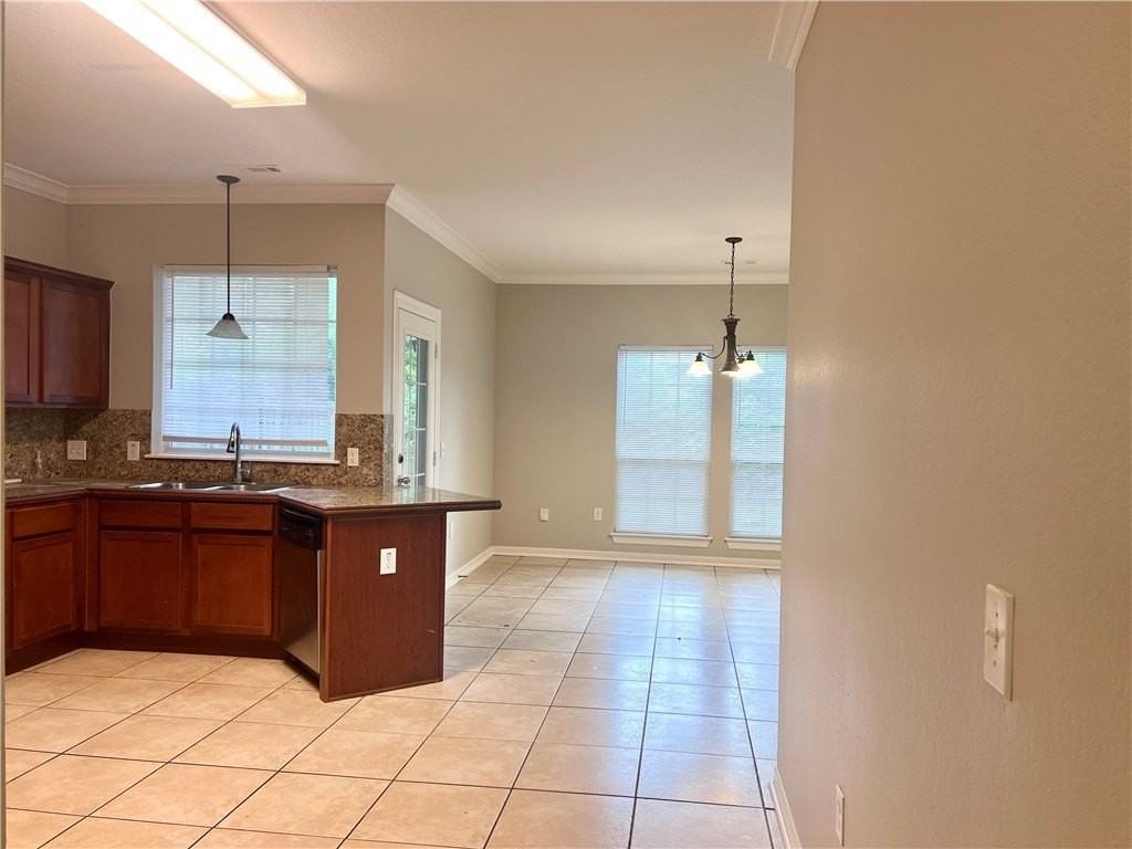 564 S Pierremont Dr - Photo 5 of 16