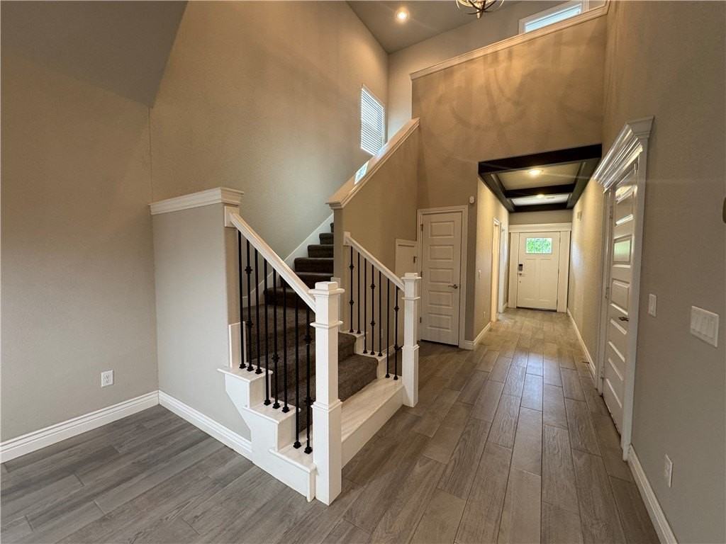 1800 Sw Riverstone Rd - Photo 2 of 29