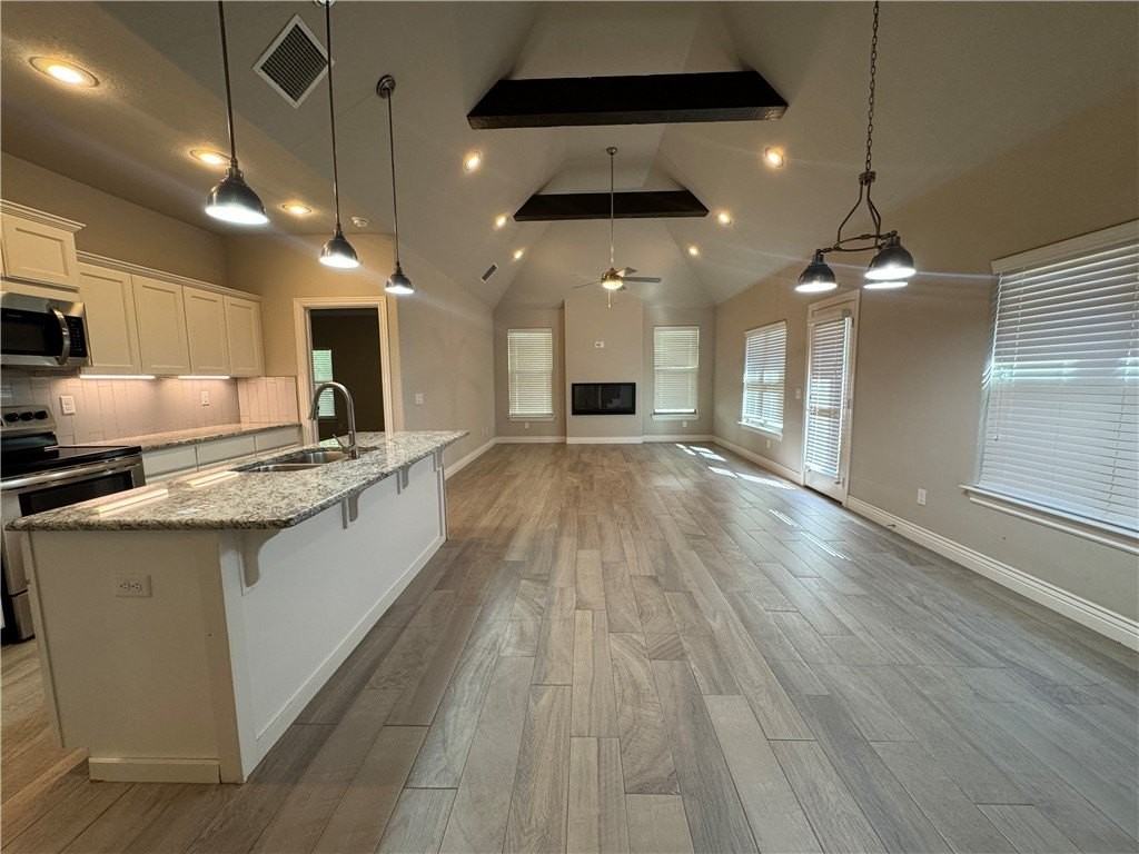 1800 Sw Riverstone Rd - Photo 3 of 29