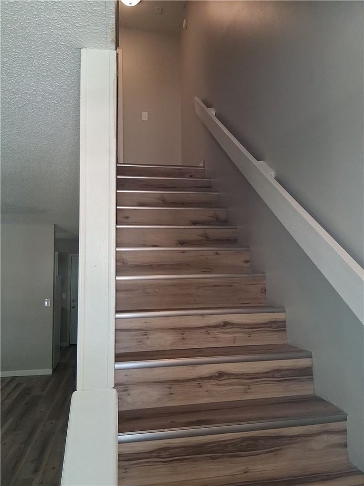 502 N Betty Jo Dr - Photo 4 of 9