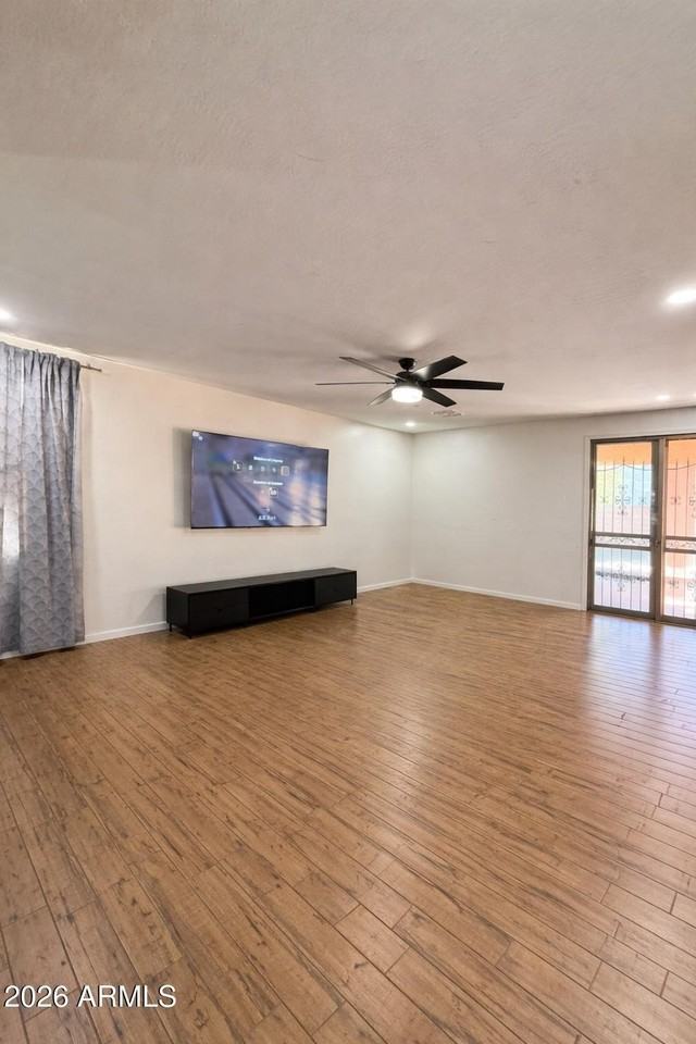1906 E Patrick Ln - Photo 2 of 8