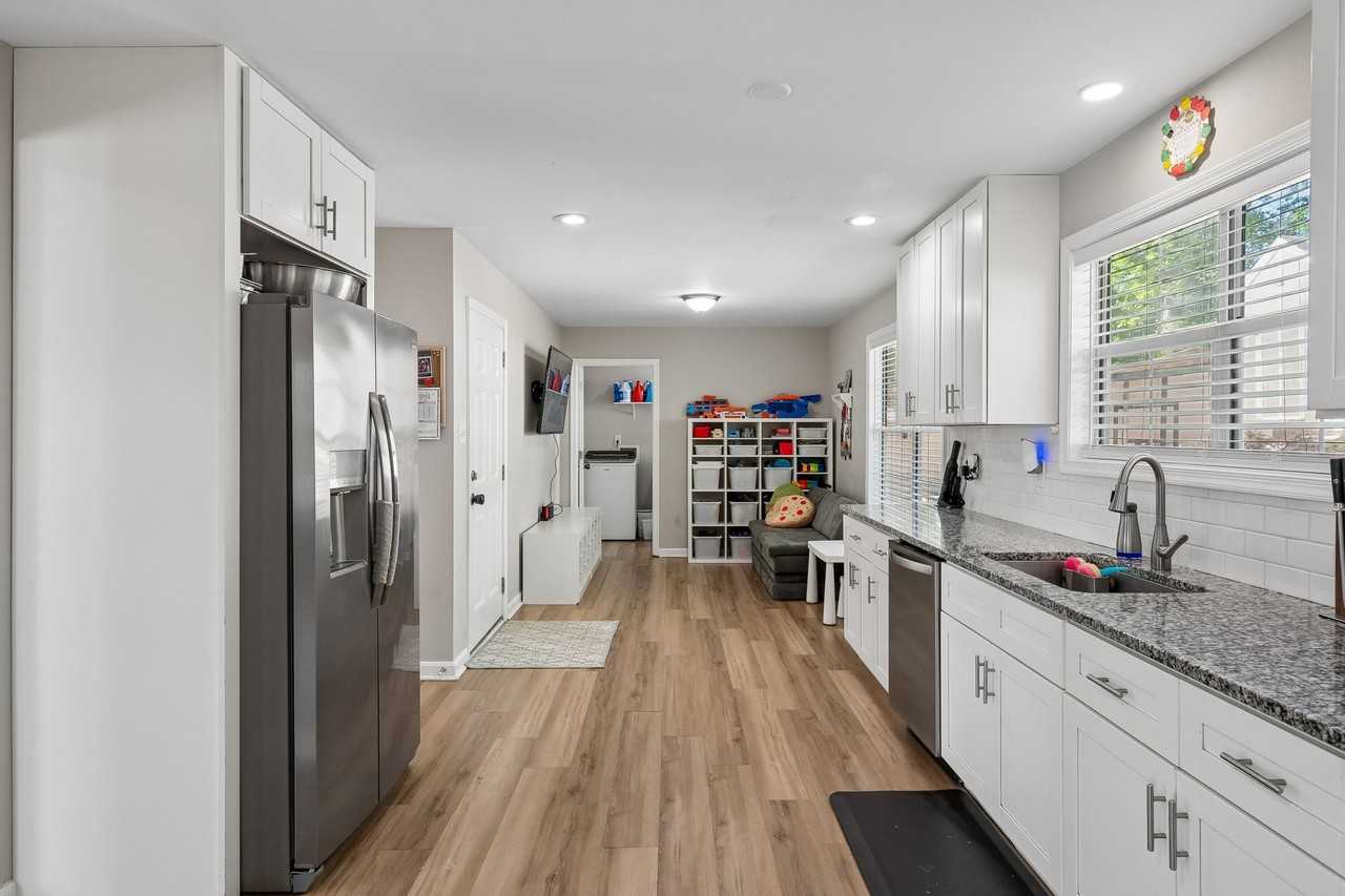 63 Dorothy Ln #1 - Photo 4 of 11