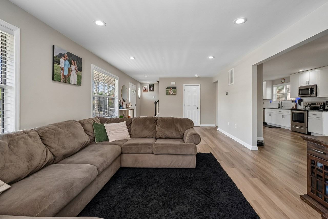 63 Dorothy Ln #1 - Photo 5 of 11