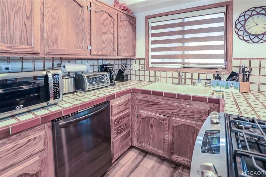 42638 Moonridge Rd - Photo 7 of 39
