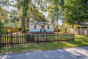 featured image of 2514 Acorn Hill Ave