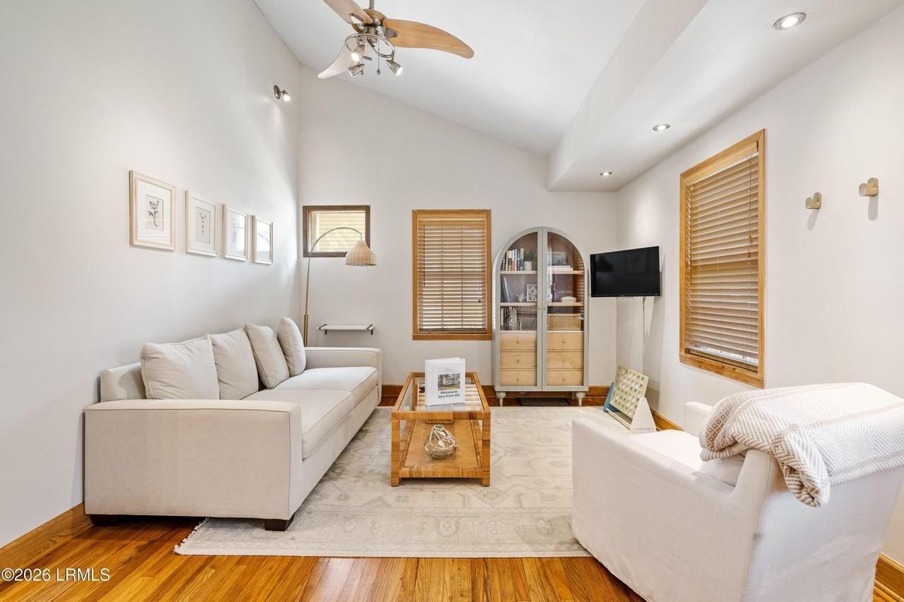 2514 Acorn Hill Ave - Photo 3 of 14