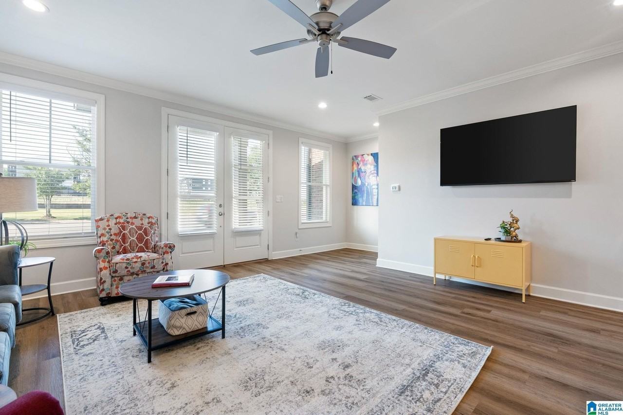 829 21st Ave - Photo 7 of 35