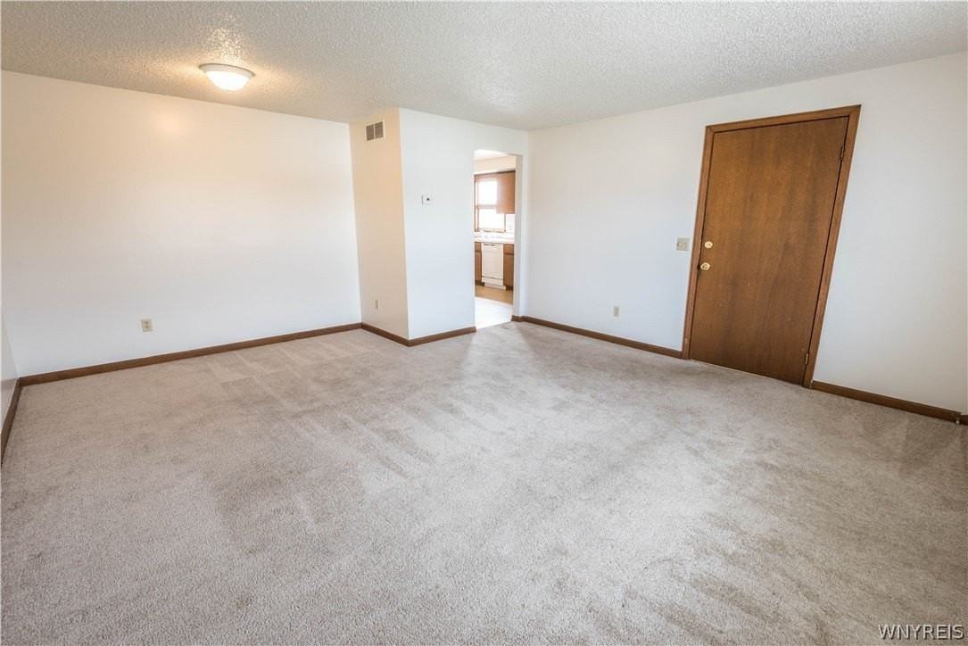 325 Kaymar Dr #325 - Photo 2 of 11