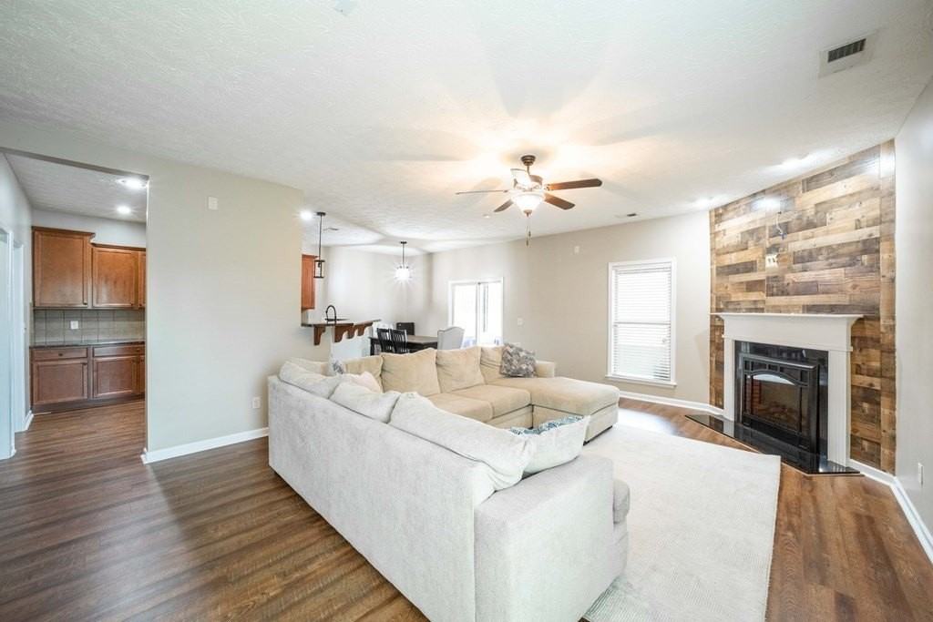 2 Brentview Dr - Photo 4 of 16