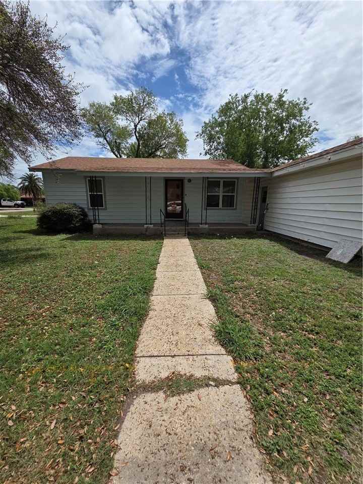 12137 County Road 1232 - Photo 3 of 13