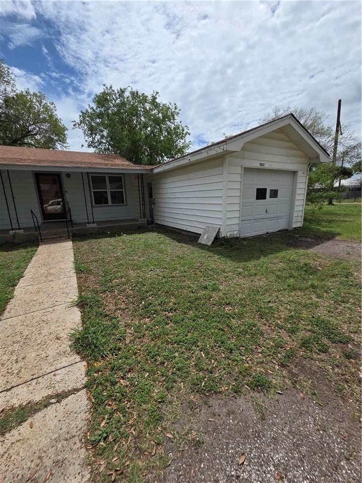 12137 County Road 1232 - Photo 4 of 13