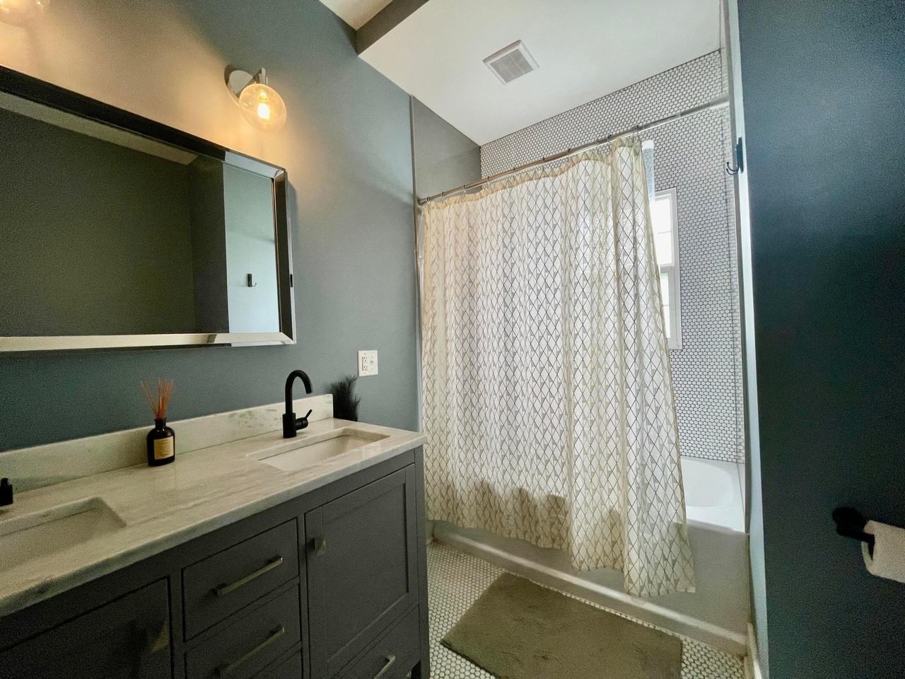 747 Malvern Ave - Photo 2 of 17