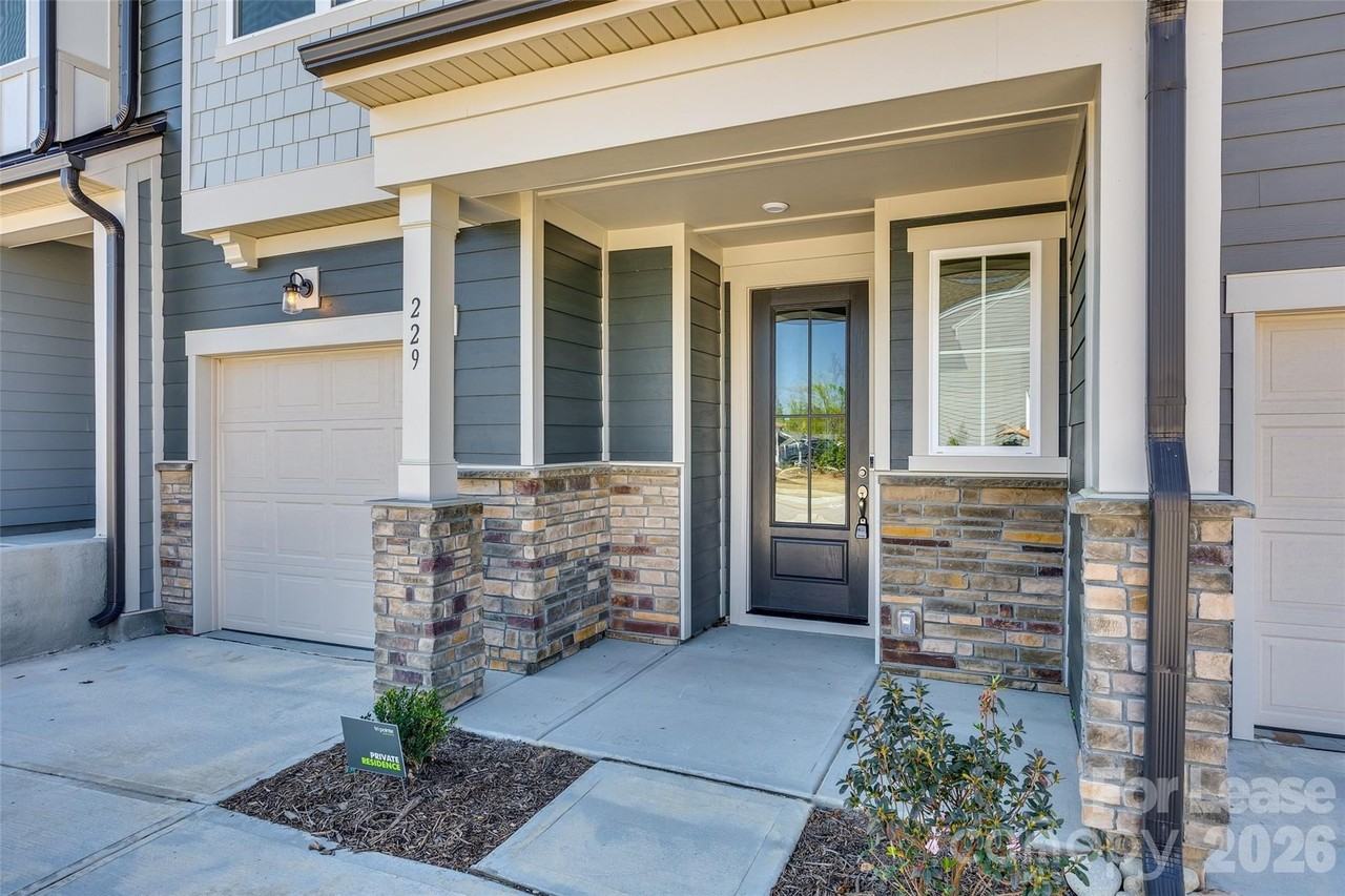 229 Brooks Springs Dr #34 - Photo 2 of 31