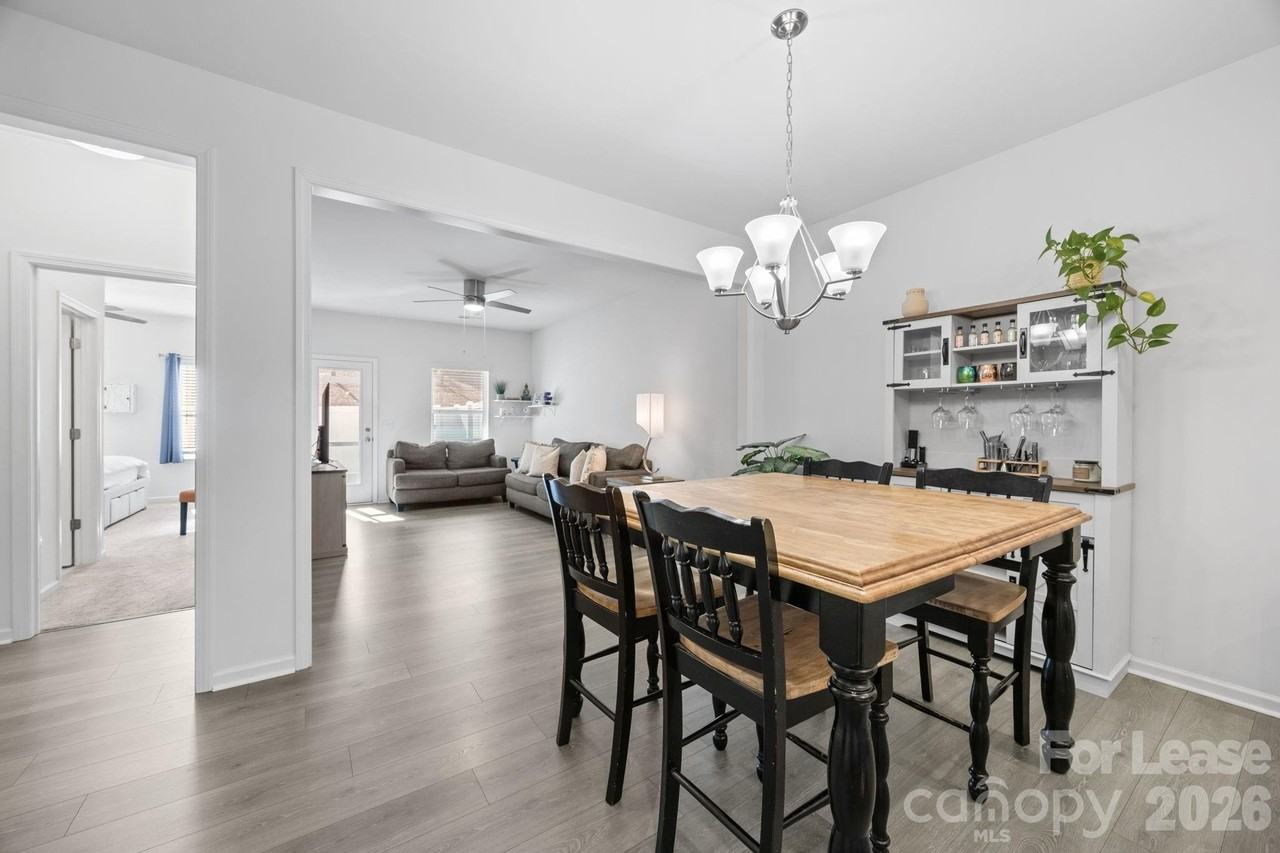 7471 Hartsfield Dr - Photo 4 of 15