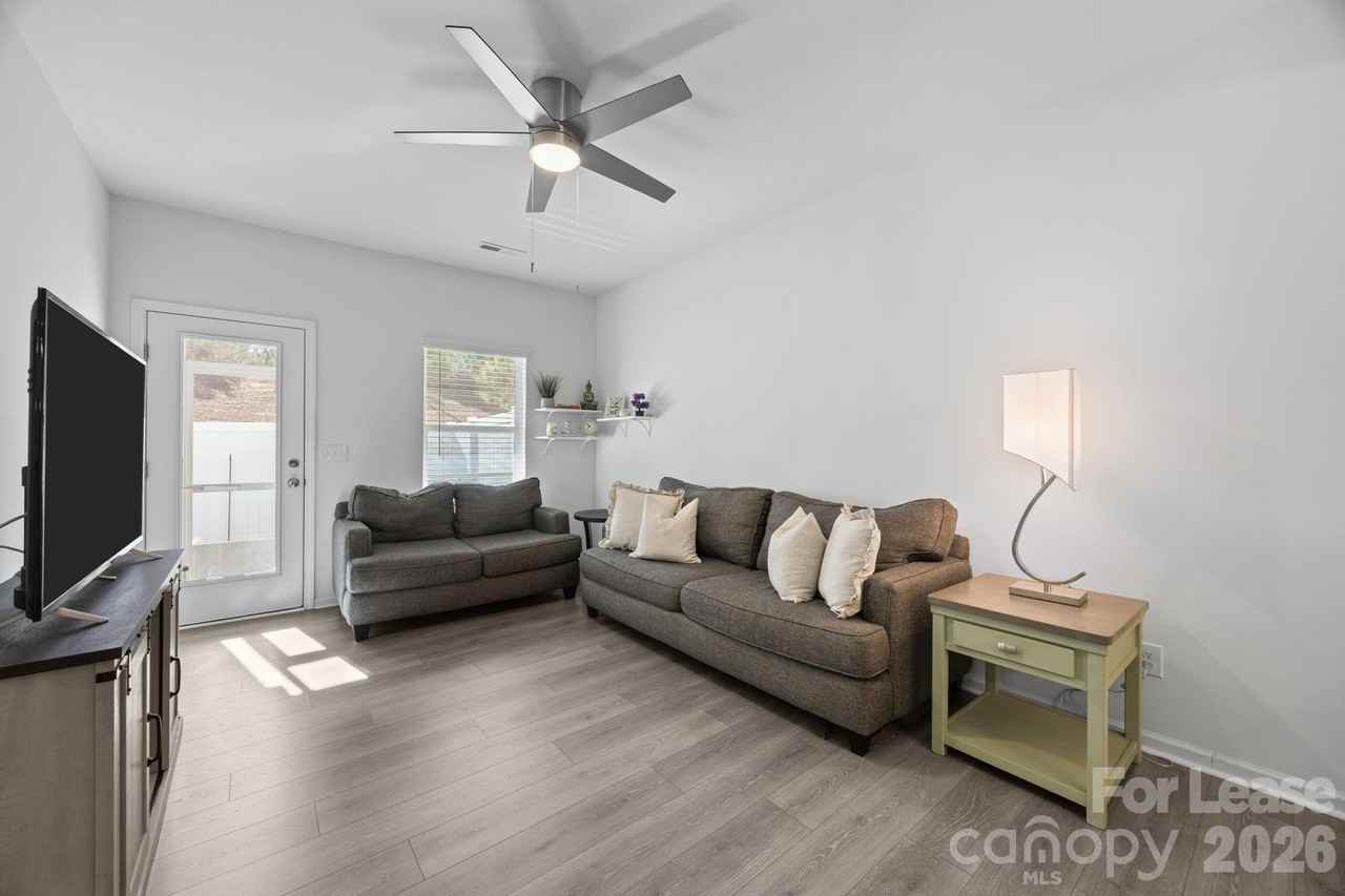 7471 Hartsfield Dr - Photo 6 of 15