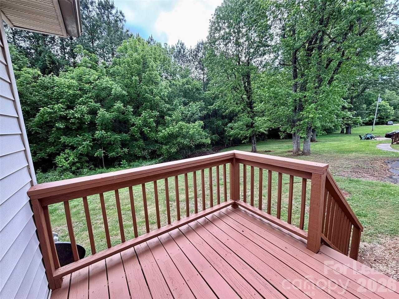 1388 Roundtree Ln #121 - Photo 2 of 7